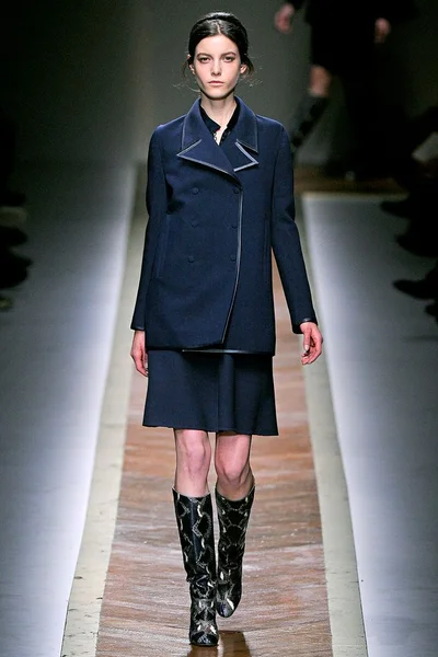 Look 7